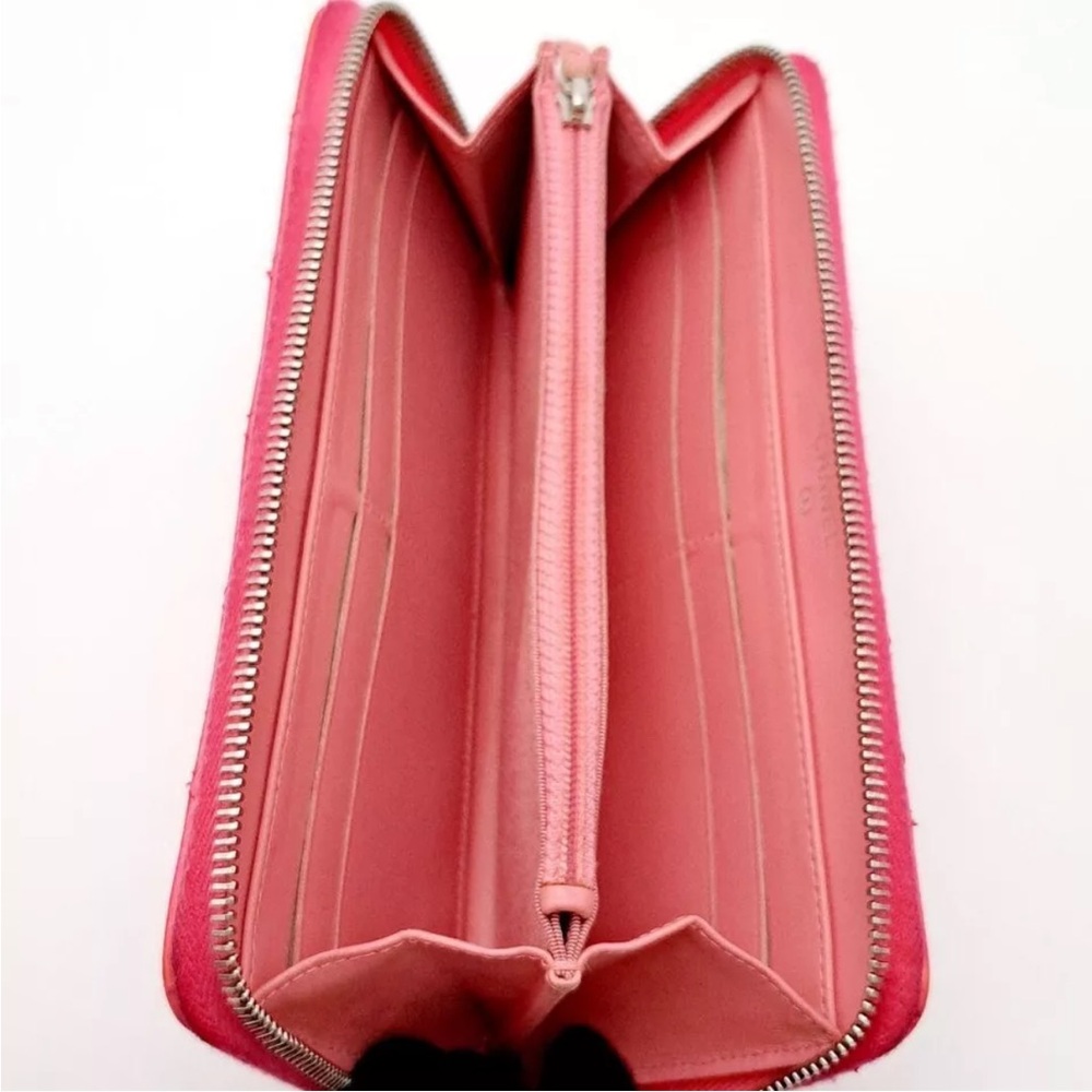 CHANEL Matelasse Patent Quilted Zippy Pink Long Wallet CC + Box - Picture 12 of 13
